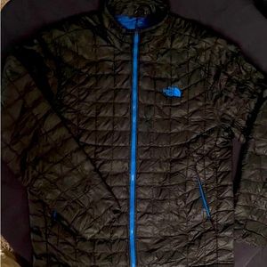 North Face Men’s Large Thermo Jacket.